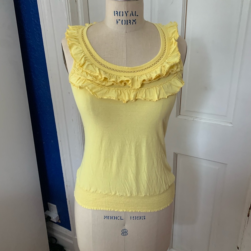 Body central yellow ruffle tank